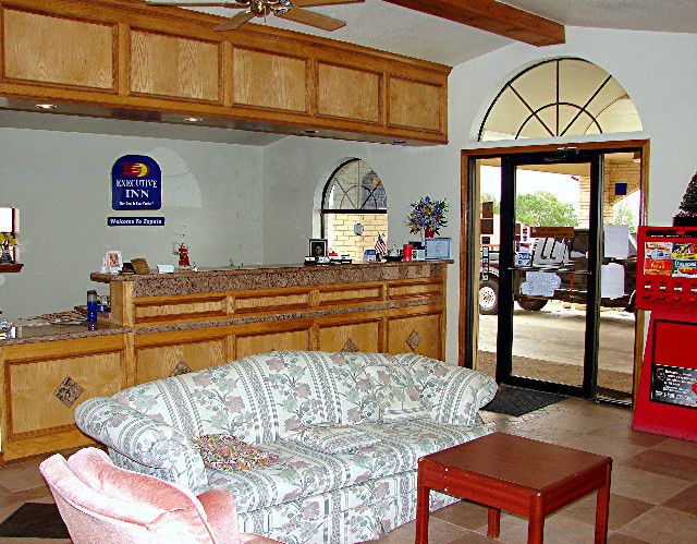 Falcon Executive Inn Zapata Interior foto